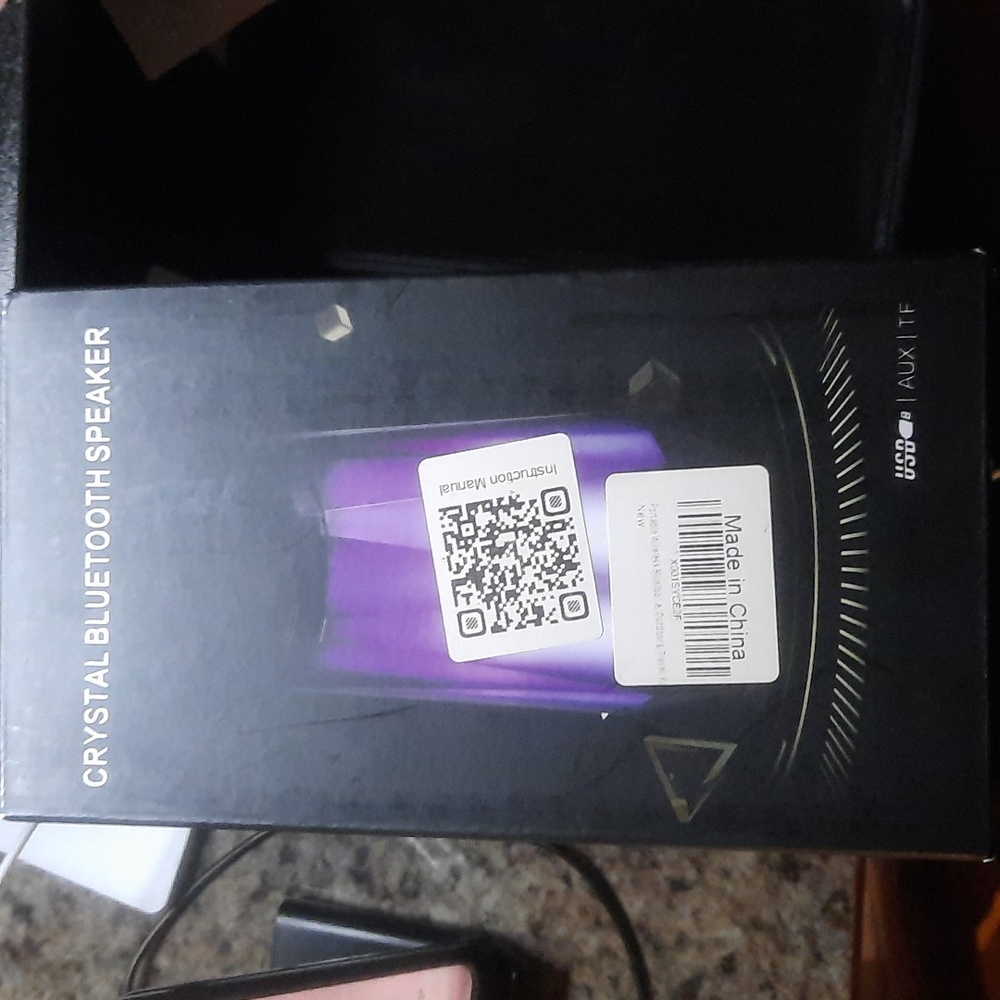 Wireless Bluetooth RGB LED Modes Button Speaker - Picture 10 of 12